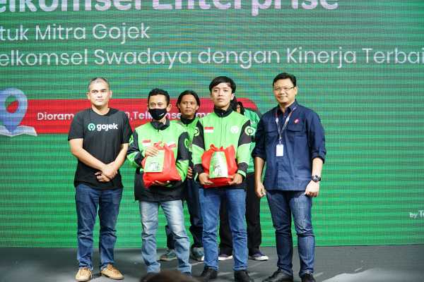 Langganan Paket Swadaya Telkomsel, Ratusan Gojek Dapat Sembako Langganan Paket Swadaya Telkomsel, Ratusan Gojek Dapat Sembako