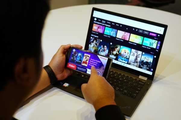 Pengguna Telkomsel Kini Bisa Nikmatin Paket Bundling Bollywood di ZEE5 Pengguna Telkomsel Kini Bisa Nikmatin Paket Bundling Bollywood di ZEE5