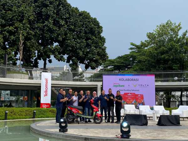 Ojol Merapat! Telkomsel dan Volta Siapkan Paket Bundling Motor Listrik Ojol Merapat! Telkomsel dan Volta Siapkan Paket Bundling Motor Listrik