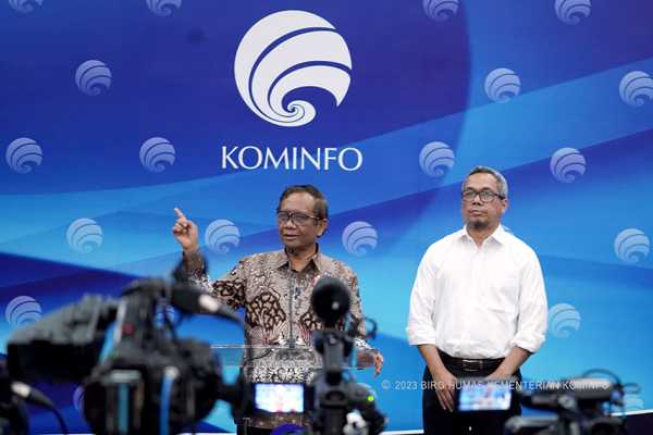BAKTI Kominfo Kena Korupsi, Bagaimana Nasib Pembangunan BTS di Wilayah 3T? BAKTI Kominfo Kena Korupsi, Bagaimana Nasib Pembangunan BTS di Wilayah 3T?