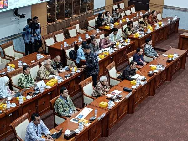 Banyak Konten Negatif di WhatsApp dkk, Ini Permintaan Operator Seluler Banyak Konten Negatif di WhatsApp dkk, Ini Permintaan Operator Seluler