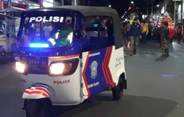Gak Perlu Supercar Macam di Arab, Polisi Cilacap Andalkan 'Bapake' Gak Perlu Supercar Macam di Arab, Polisi Cilacap Andalkan 'Bapake'