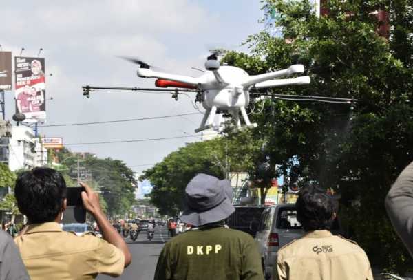 Surabaya Pakai Drone Basmi Virus Corona Surabaya Pakai Drone Basmi Virus Corona