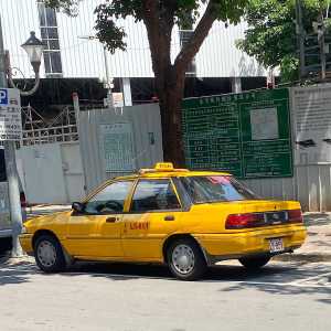 Ford Laser, Mobil Tahan Banting Dipakai Armada Taksi Indonesia