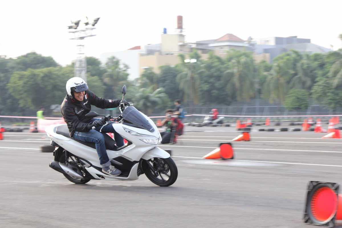 Waspadai Bahaya Blind Spot Saat Naik Motor Waspadai Bahaya Blind Spot Saat Naik Motor