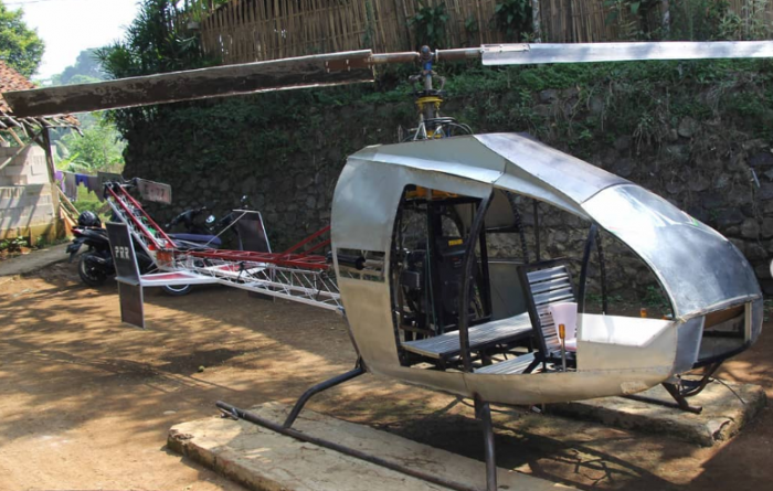 LAPAN Kunjungi Helikopter Rakitan Buatan Jujun Junaedi LAPAN Kunjungi Helikopter Rakitan Buatan Jujun Junaedi