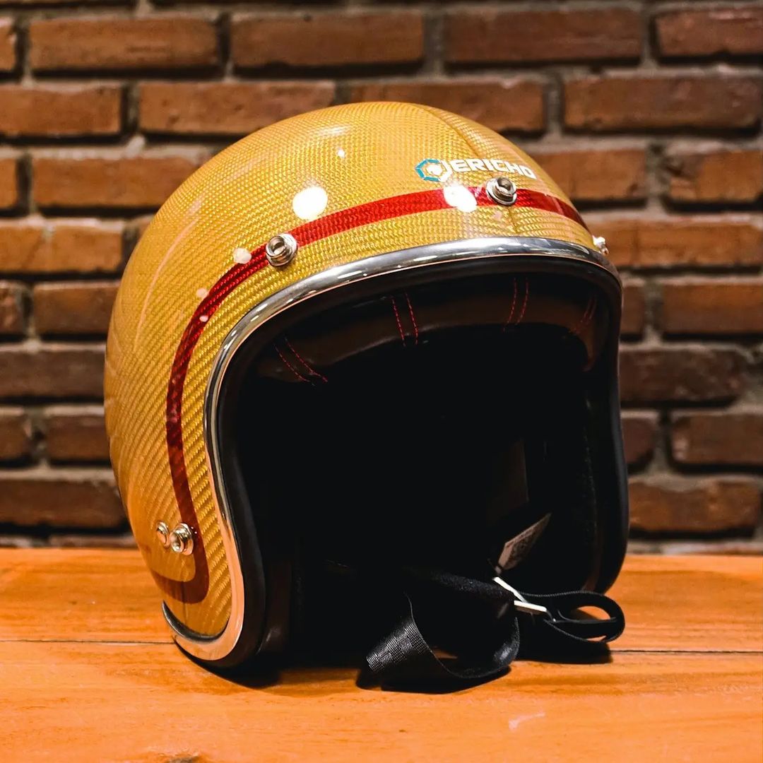 Helm Serat Karbon Made In Surabaya Terjual Rp16 Juta Helm Serat Karbon Made In Surabaya Terjual Rp16 Juta
