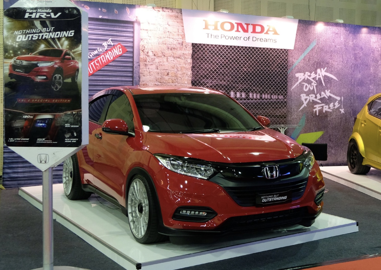 Melihat Honda HR V Modif Di IMX 2019