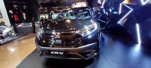 Interior dan Eksterior New Honda CR-V Black Edition yang Serba Hitam 