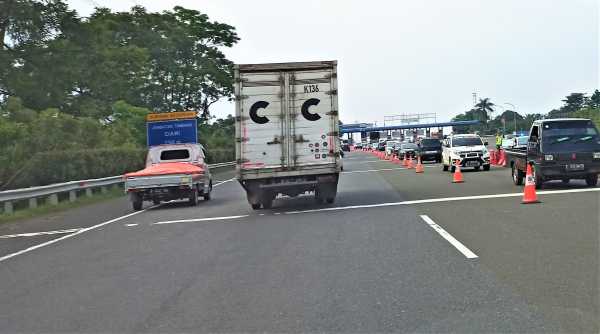 509 Ribu Kendaraan Tinggalkan Jakarta, Pengguna Jalan Diimbau Pulang Lebih Awal 509 Ribu Kendaraan Tinggalkan Jakarta, Pengguna Jalan Diimbau Pulang Lebih Awal