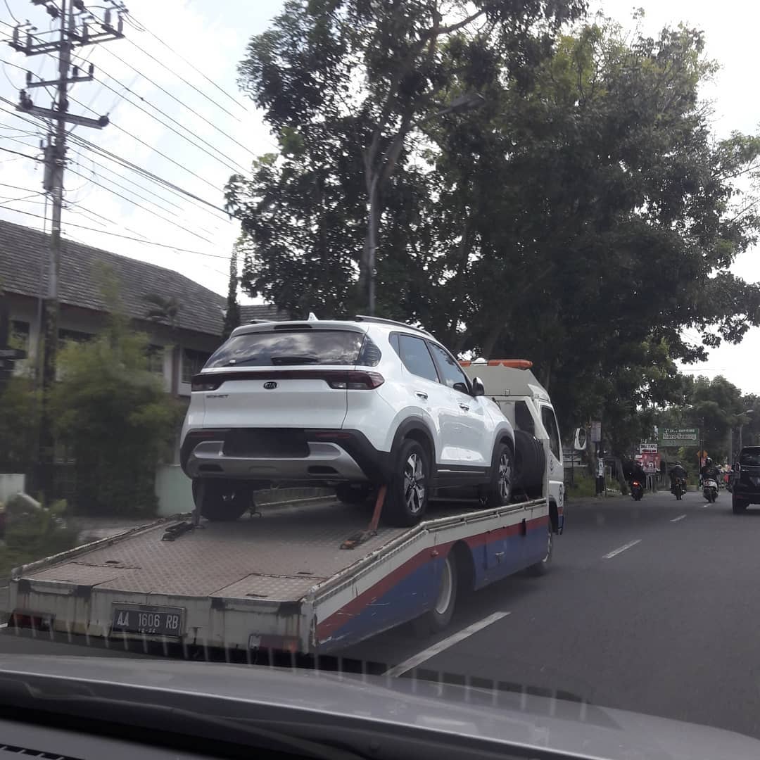Spyshot Kia Sonet Dikirim ke Diler Yogyakarta Spyshot Kia Sonet Dikirim ke Diler Yogyakarta