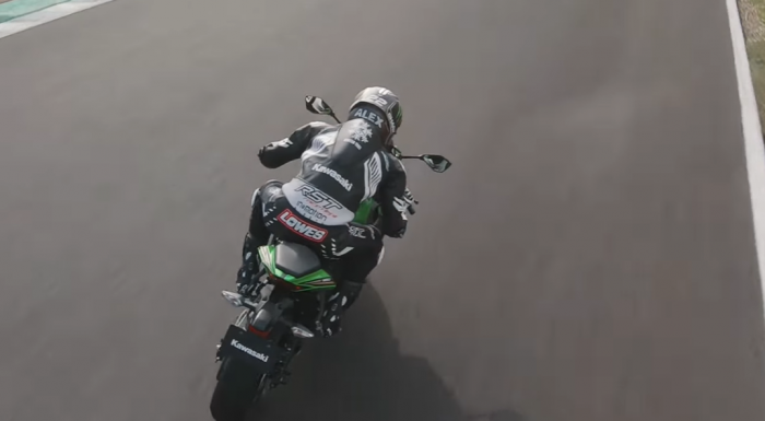 Test Ride Kawasaki Ninja ZX-25R 4 Silinder Tembus 162 KPJ Test Ride Kawasaki Ninja ZX-25R 4 Silinder Tembus 162 KPJ