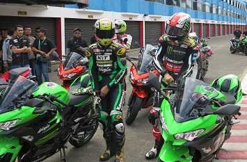 Pembalap Motor yang Safety Harus Pakai Ini Pembalap Motor yang Safety Harus Pakai Ini