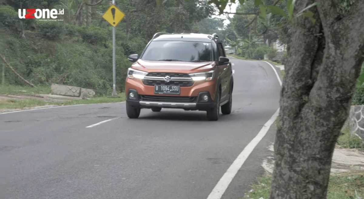 FOTO: Lebih Dekat Melihat Suzuki XL7 FOTO: Lebih Dekat Melihat Suzuki XL7