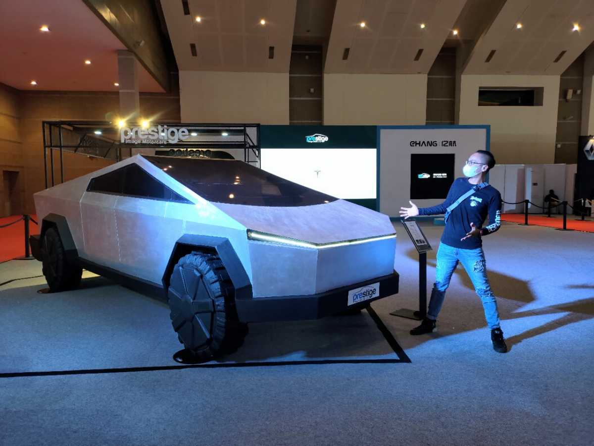 Bertemu Langsung Tesla Cybertruck di IIMS 2021, Bisa Dipesan! Bertemu Langsung Tesla Cybertruck di IIMS 2021, Bisa Dipesan!