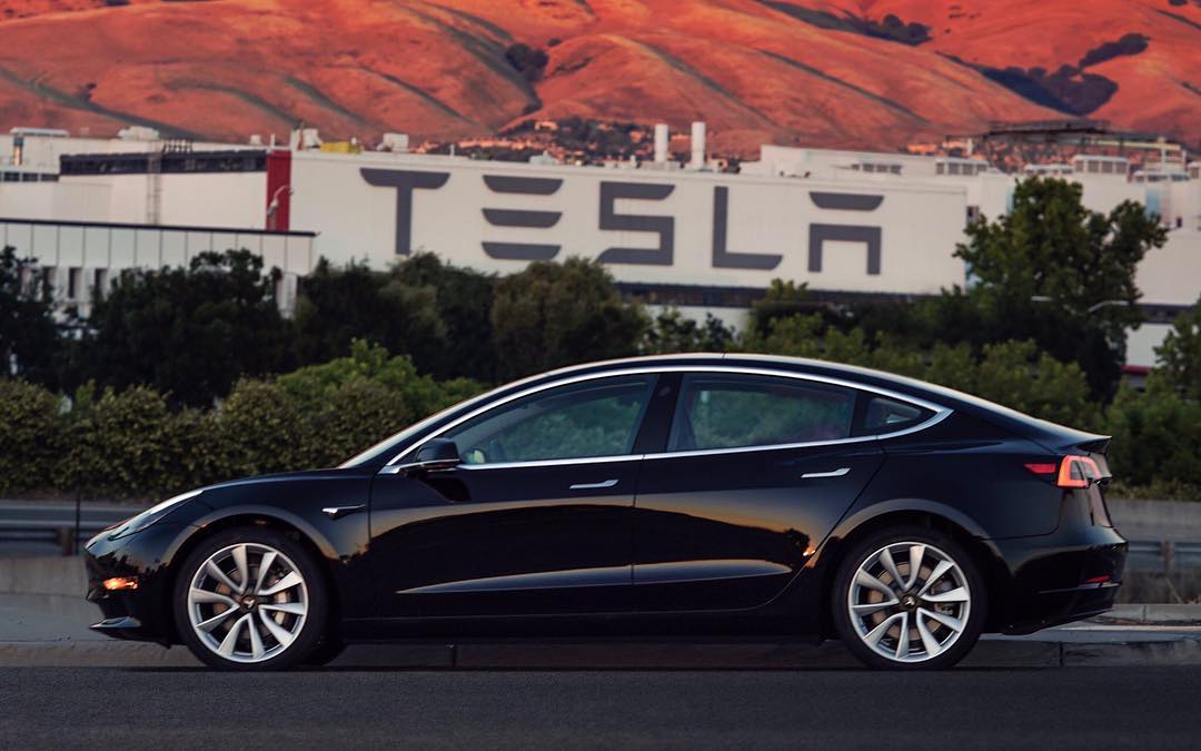 Elon Musk: Produksi Tesla Model 3 Hampir Bikin Bangkrut Elon Musk: Produksi Tesla Model 3 Hampir Bikin Bangkrut
