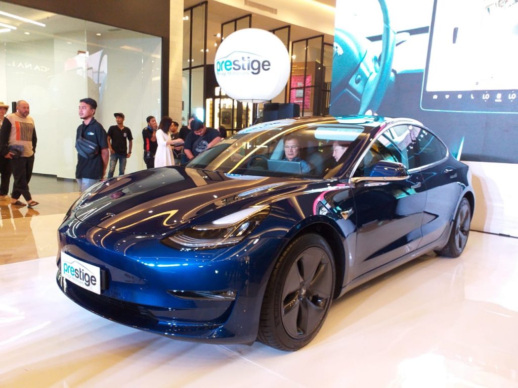 Apa Karena 11.11, Tesla Model 3 Aja Dijual di Tokopedia? Apa Karena 11.11, Tesla Model 3 Aja Dijual di Tokopedia?