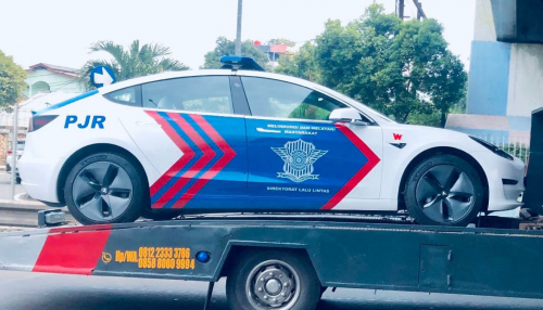 Edan Mobil PJR Milik Polri Pakai Tesla Model 3 Edan Mobil PJR Milik Polri Pakai Tesla Model 3