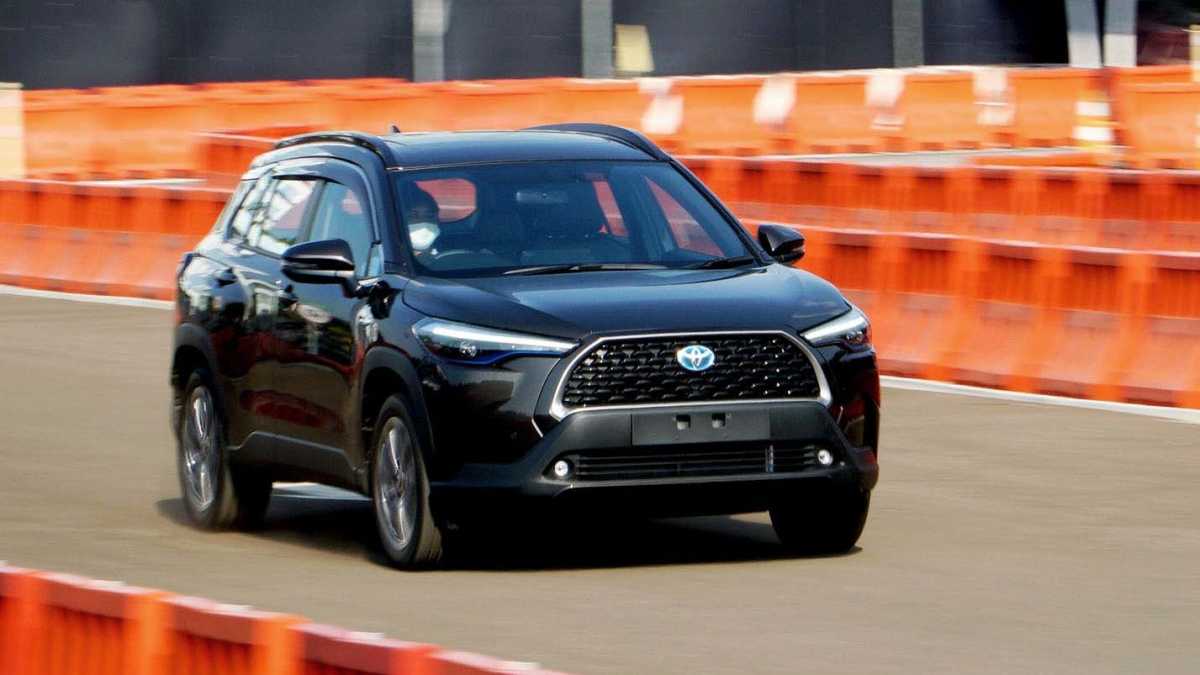 Toyota Corolla Cross Resmi Meluncur di RI, Hilangkan Fitur TSS Toyota Corolla Cross Resmi Meluncur di RI, Hilangkan Fitur TSS