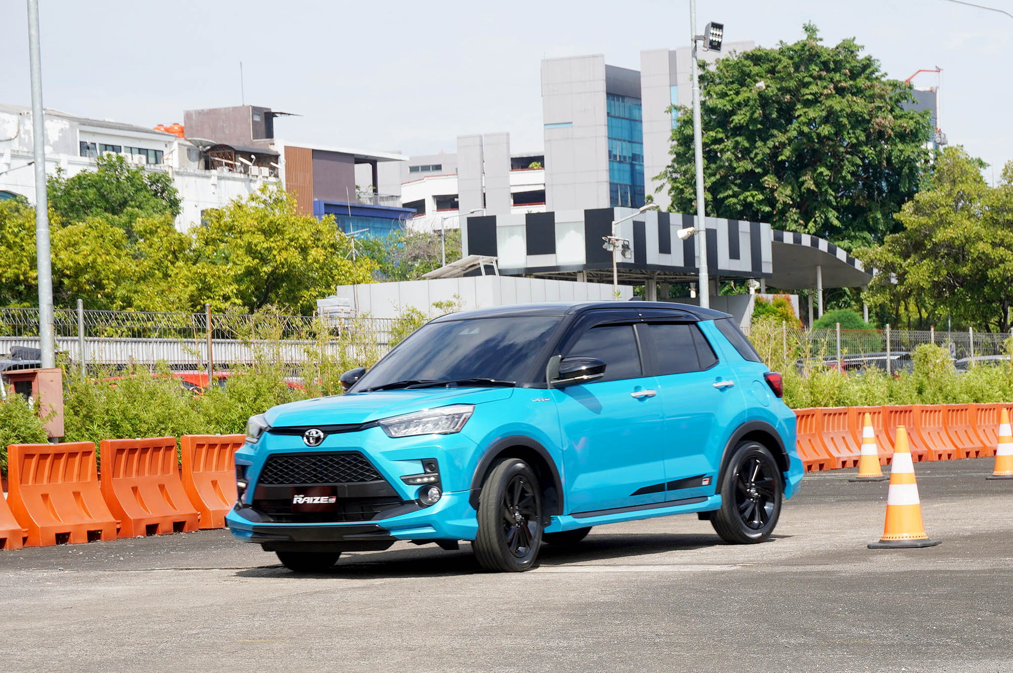 Toyota Raize Meluncur dengan Banderol Rp219 Jutaan! Toyota Raize Meluncur dengan Banderol Rp219 Jutaan!