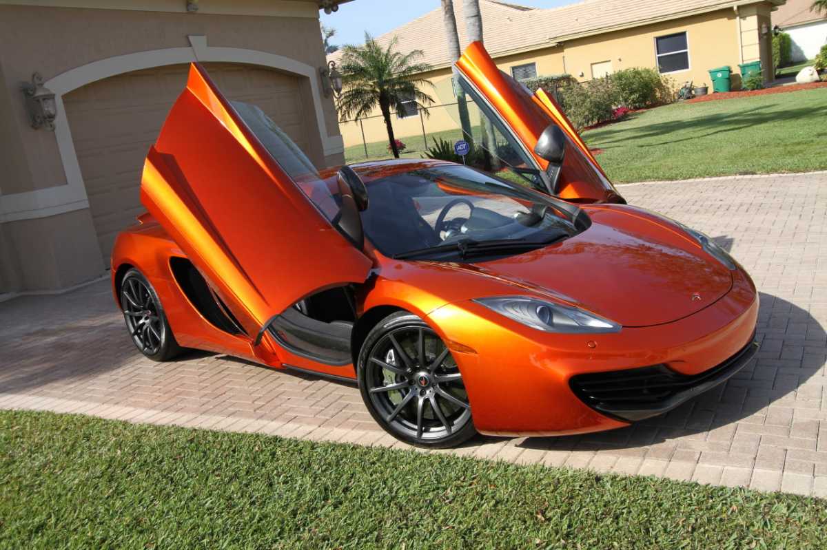 MCLAREN mp4 12c оранжевый