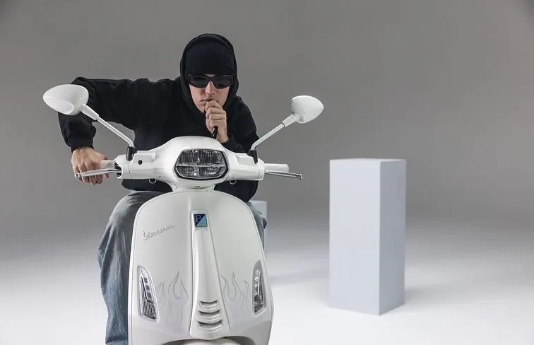 Justin Bieber, Disayang Vespa Tapi Dikutuk Ferrari