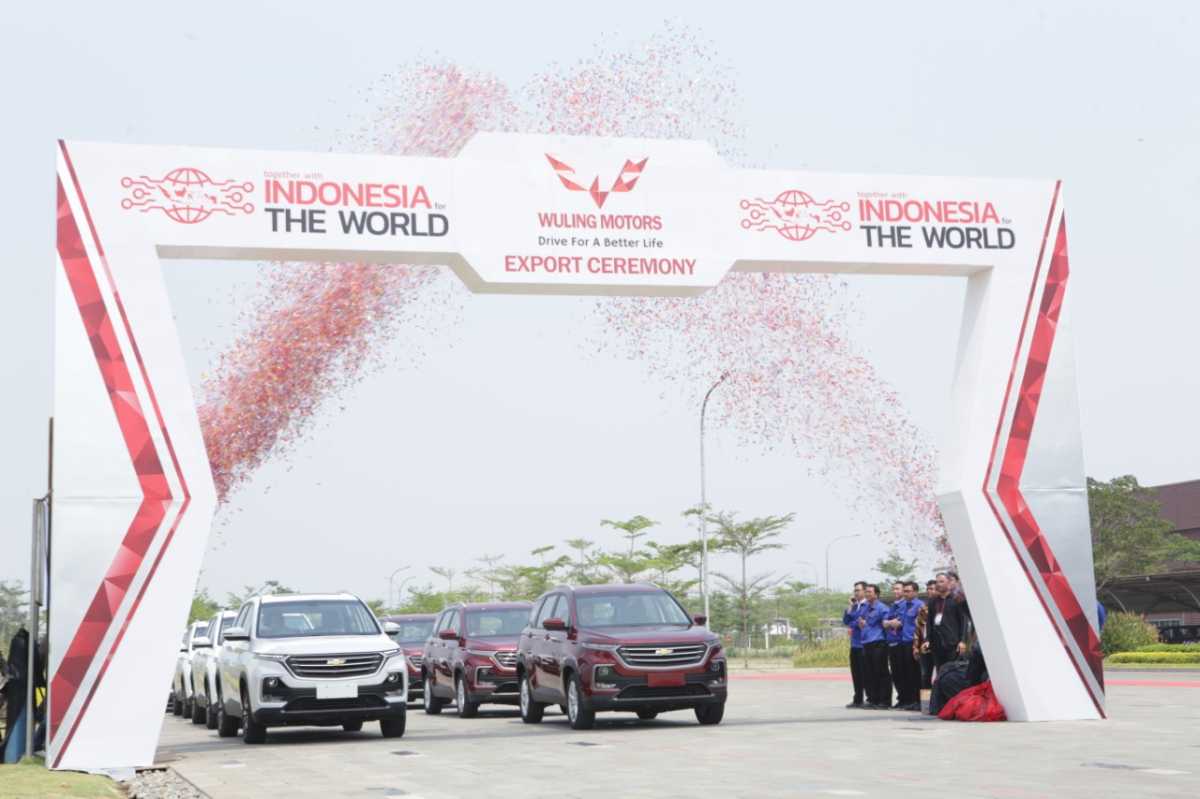 Wuling Ekspor Almaz dengan Wujud Chevrolet Captiva Wuling Ekspor Almaz dengan Wujud Chevrolet Captiva