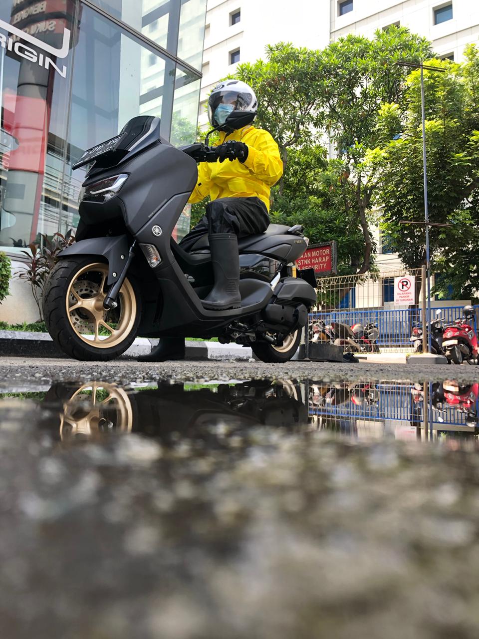 Tips Riding Naik Motor Saat Musim Hujan Tips Riding Naik Motor Saat Musim Hujan