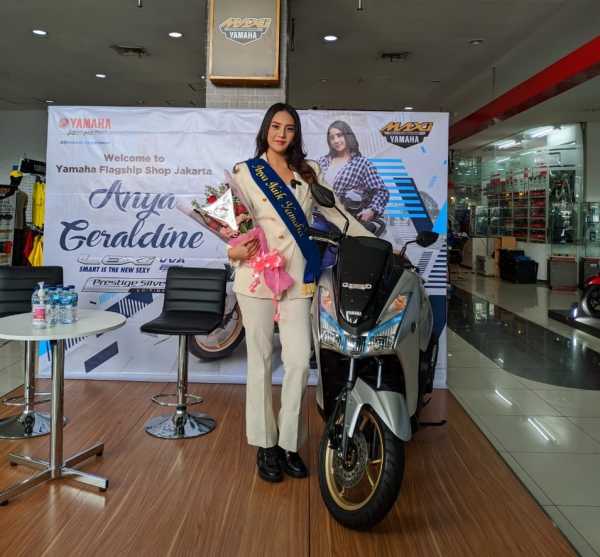 Anya Geraldine Beli Yamaha LEXi, Apa Komentarnya? Anya Geraldine Beli Yamaha LEXi, Apa Komentarnya?