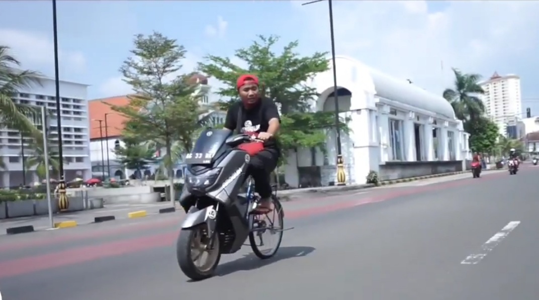 Pak Polisi Jangan Baper, NMax ini Anti Tilang! Pak Polisi Jangan Baper, NMax ini Anti Tilang!