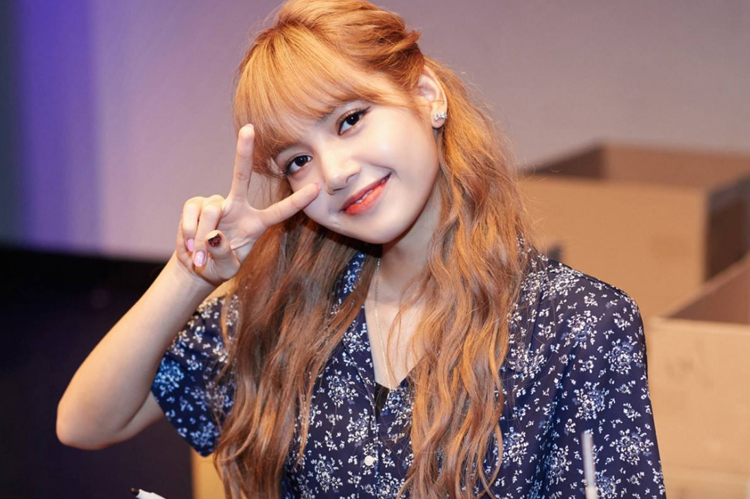 Kaki Jenjang Lisa BlackPink Dijadikan Meme, Kok Bikin Ketawa Kaki Jenjang Lisa BlackPink Dijadikan Meme, Kok Bikin Ketawa