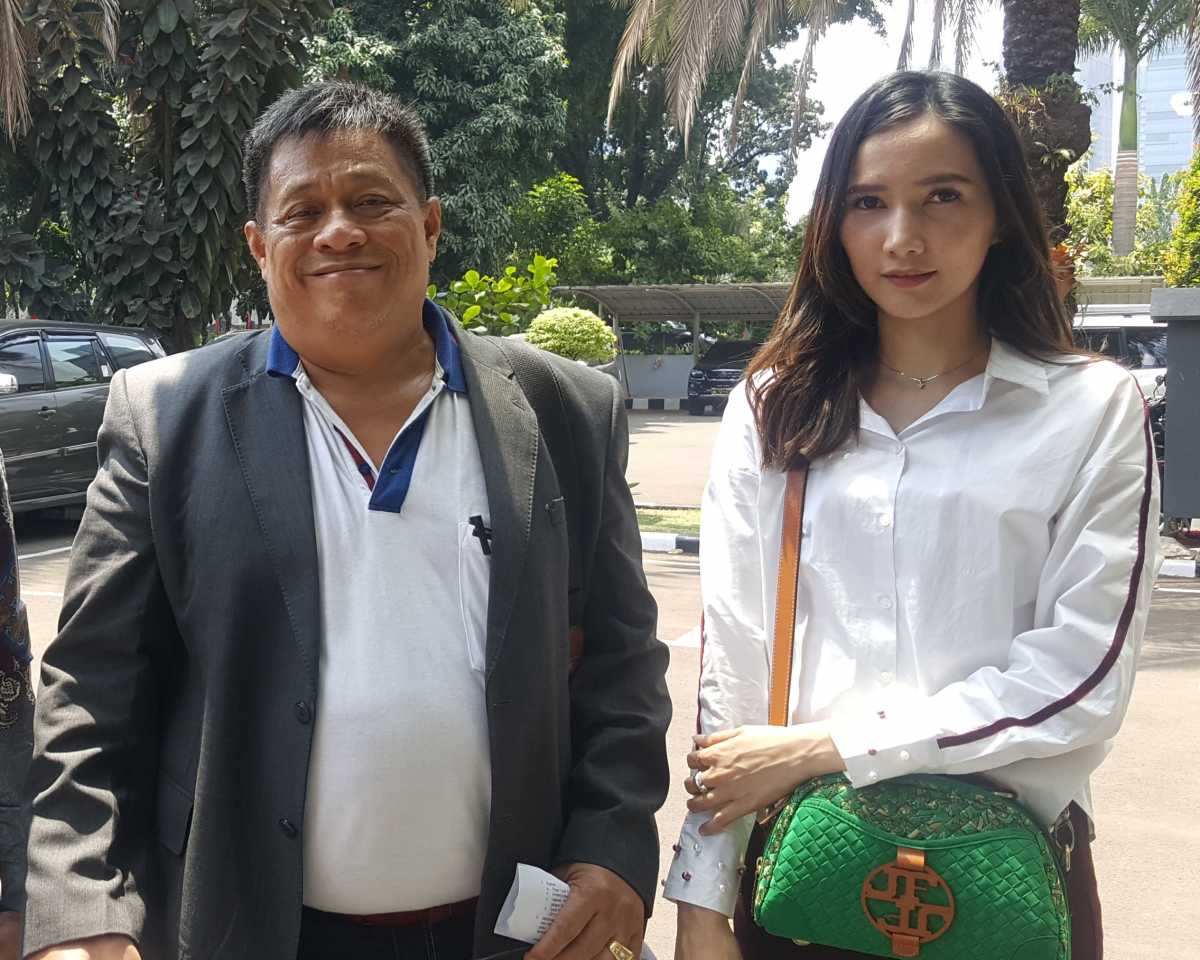 Wanita Cantik Ini Akui Lihat Video Vulgar di Instagram Hotman Paris Wanita Cantik Ini Akui Lihat Video Vulgar di Instagram Hotman Paris