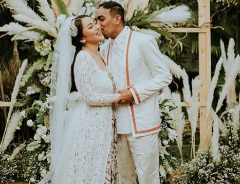 2 Minggu Nikah, Istri Glenn Fredly Udah Hamil? 2 Minggu Nikah, Istri Glenn Fredly Udah Hamil?