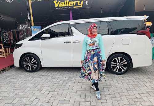  Alphard  Milik Via  Vallen Harga Barunya Rp1 Miliar Ini 