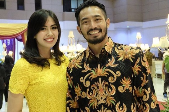 Diambang Cerai, Istri Yama Carlos Sudah 1 Bulan Tak Bertemu Anak Diambang Cerai, Istri Yama Carlos Sudah 1 Bulan Tak Bertemu Anak
