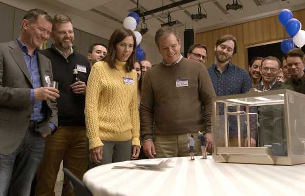 Review: Daya Tarik 'Downsizing', Manusia Liliput dan Alis Gundul Review: Daya Tarik 'Downsizing', Manusia Liliput dan Alis Gundul