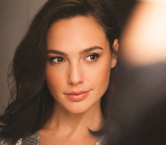 Ketika Gal Gadot Menjelma Jadi Batman Ketika Gal Gadot Menjelma Jadi Batman