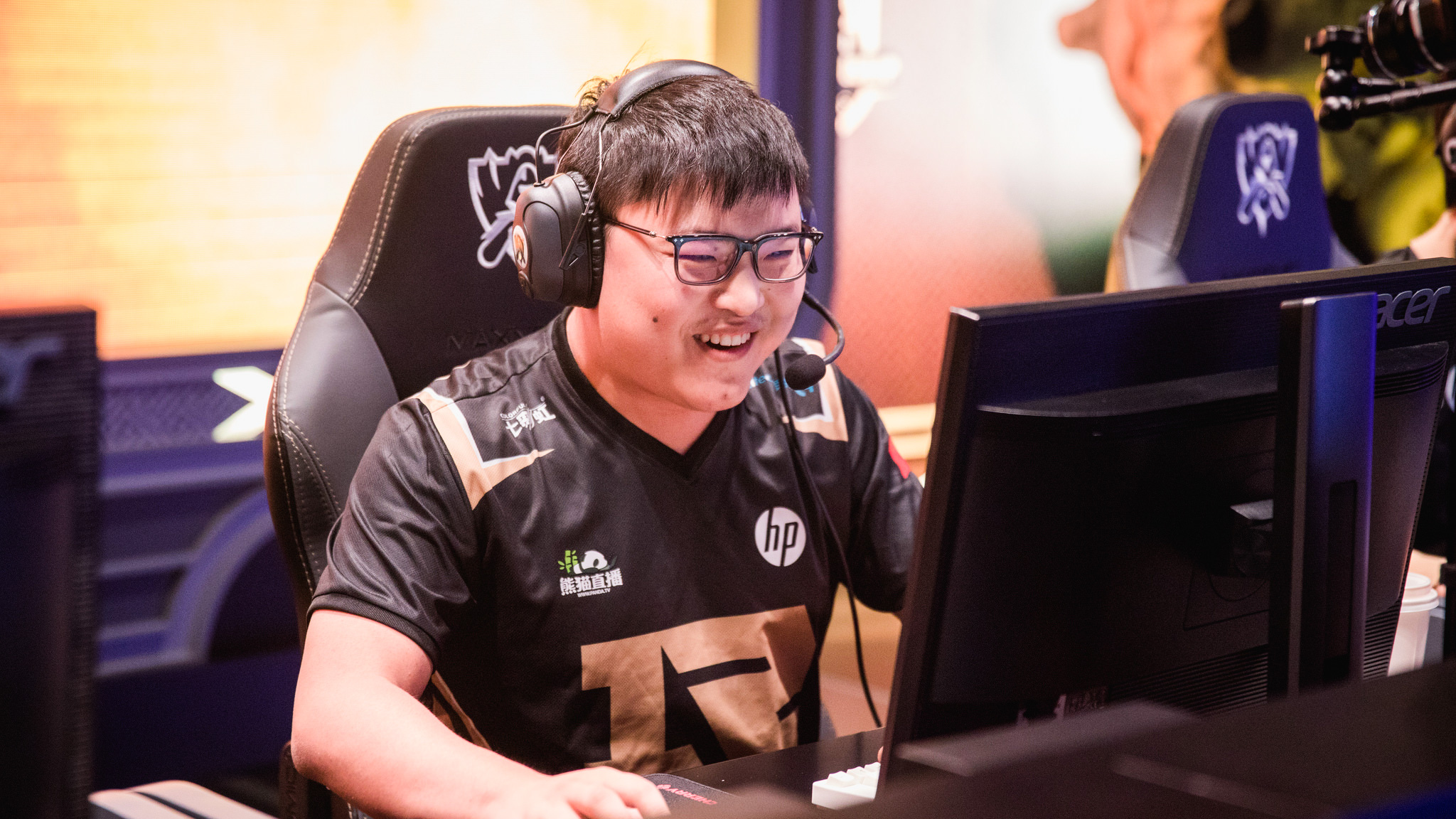 Atlet e-Sport Ini Pensiun di Usia 23 Tahun Karena Diabetes, Stres dan Obesitas Atlet e-Sport Ini Pensiun di Usia 23 Tahun Karena Diabetes, Stres dan Obesitas