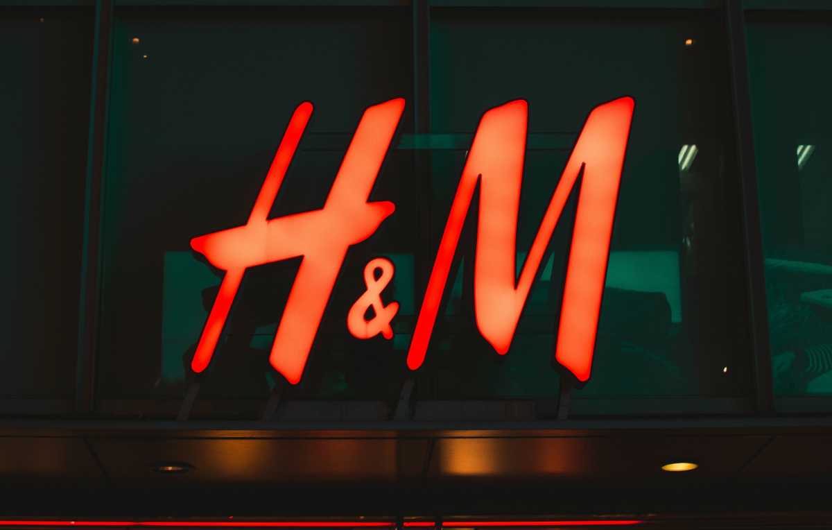 China Hapus H&M dari Situs E-Commerce karena Singgung Uighur China Hapus H&M dari Situs E-Commerce karena Singgung Uighur