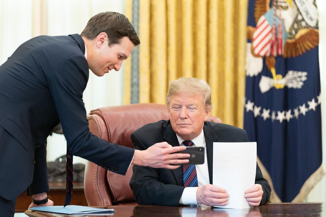Diblokir Facebook Hingga 2023, Trump Ancam Mark Zuckerberg dan Istri Diblokir Facebook Hingga 2023, Trump Ancam Mark Zuckerberg dan Istri