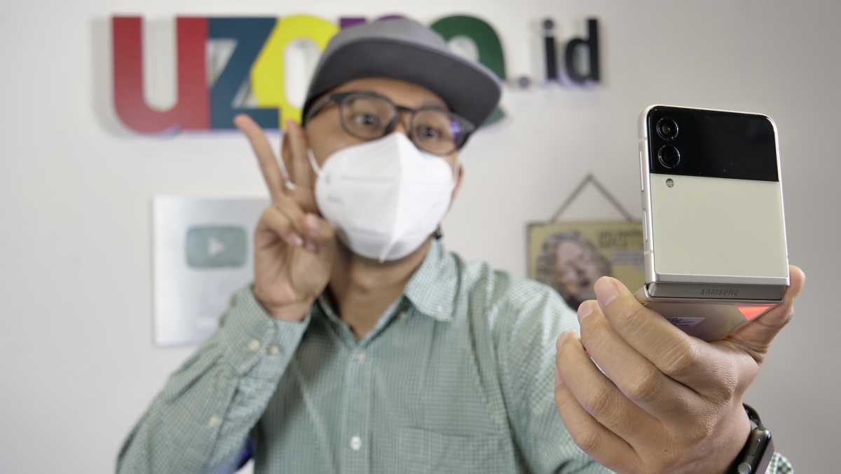 Ini Hal Kreatif yang Bisa Dilakukan dengan Samsung Galaxy Z Flip3 Ini Hal Kreatif yang Bisa Dilakukan dengan Samsung Galaxy Z Flip3
