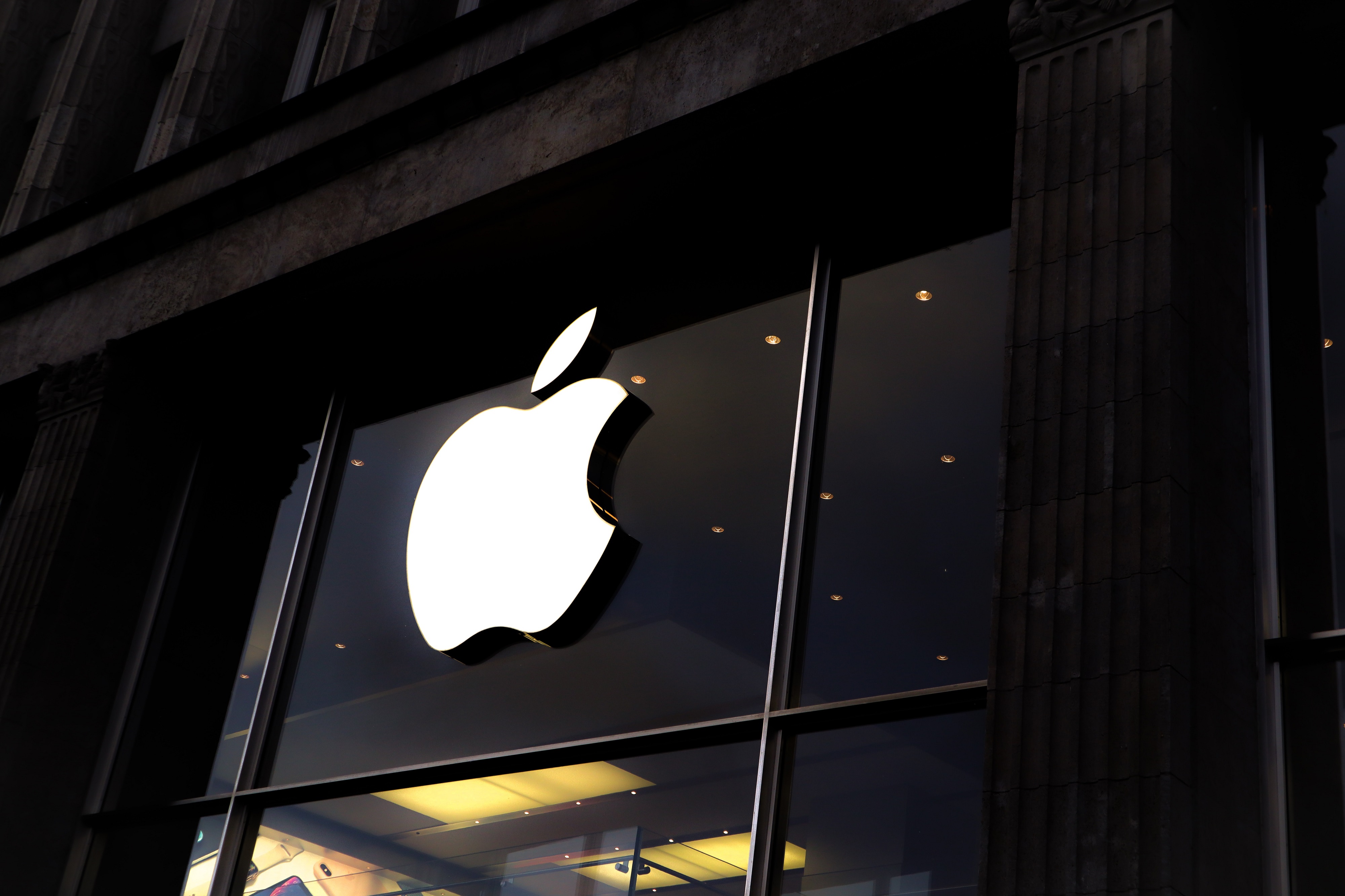 2023, Apple Targetkan Jual 20 Juta Unit Ponsel Lipat