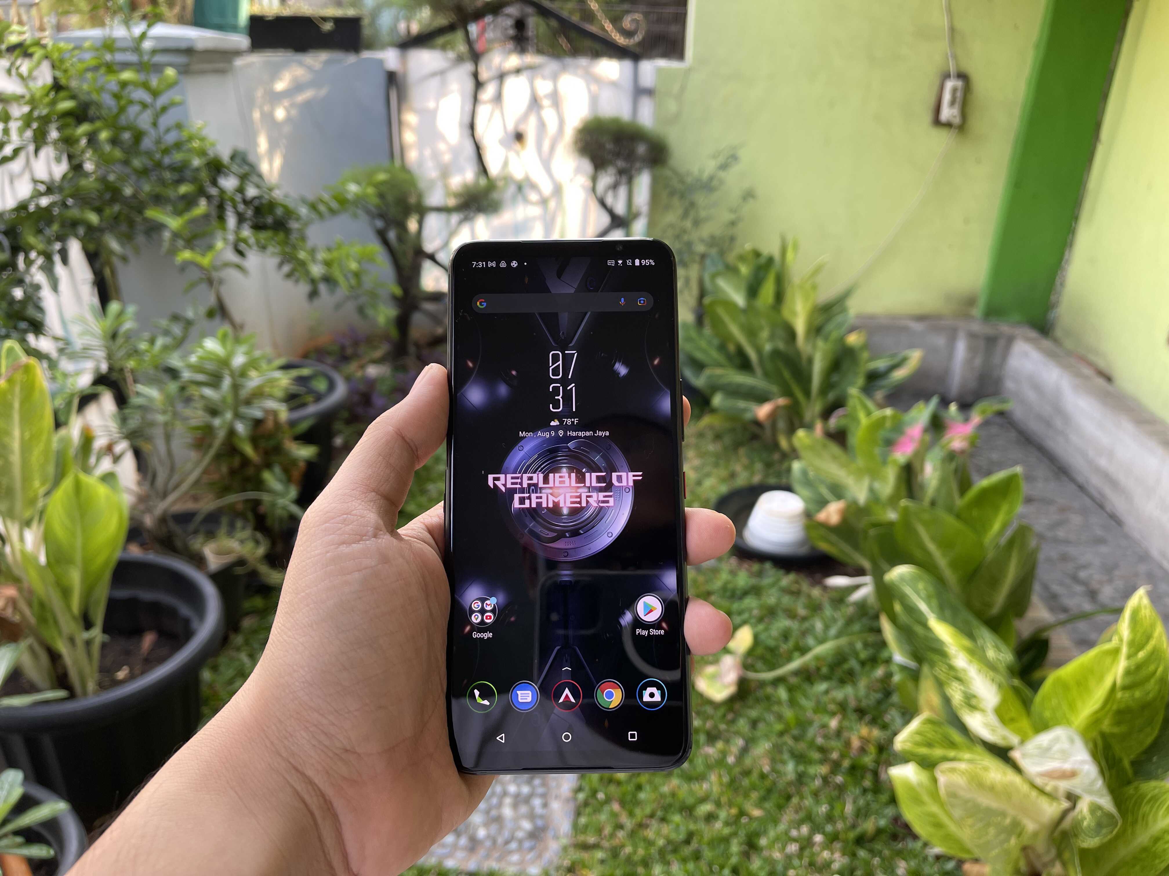 Galeri Foto: Melihat Lebih Dekat Ponsel Gaming Asus ROG Phone 5 Galeri Foto: Melihat Lebih Dekat Ponsel Gaming Asus ROG Phone 5