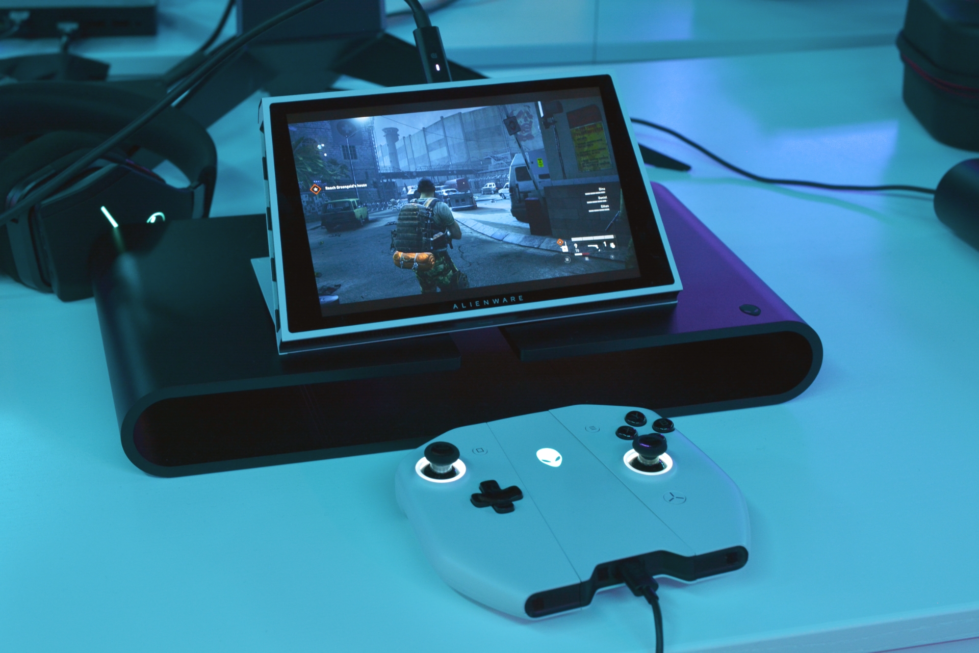 Dell UFO, PC Game Mungil seperti Nintendo Switch Pakai Windows 10