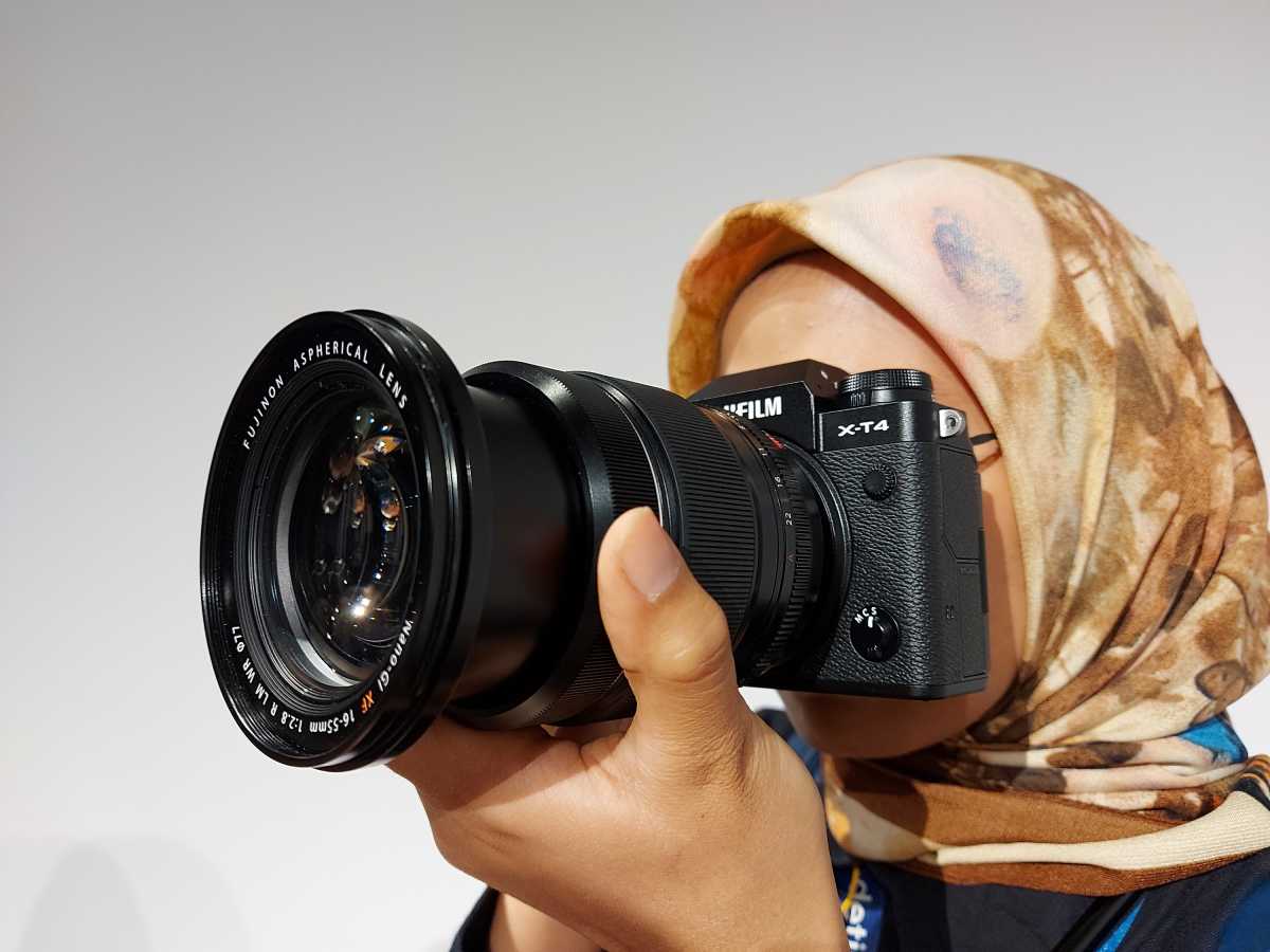 FOTO: Melihat Fujifilm Mirrorless X-T4 dari Dekat FOTO: Melihat Fujifilm Mirrorless X-T4 dari Dekat