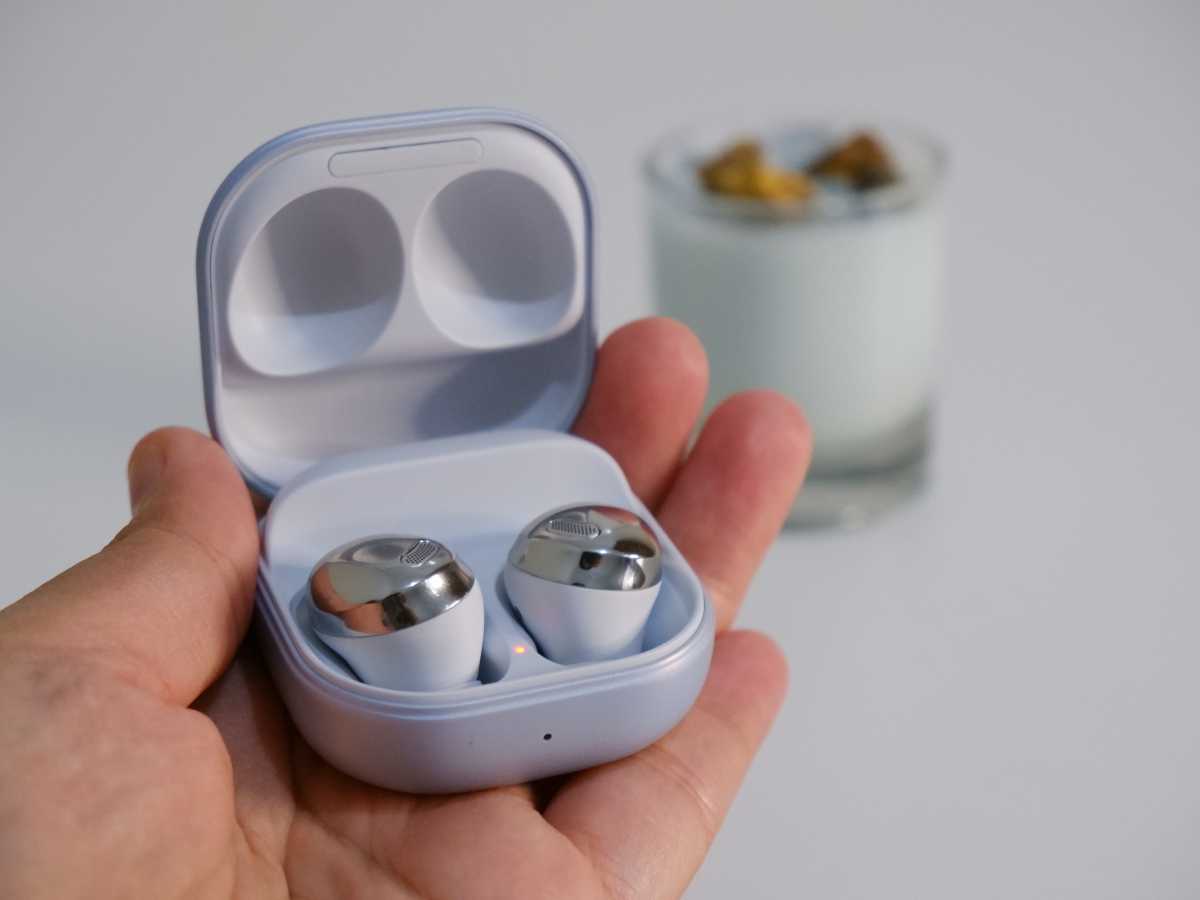 Review Samsung Galaxy Buds Pro: Kualitas Suaranya Tak Secantik Desainnya Review Samsung Galaxy Buds Pro: Kualitas Suaranya Tak Secantik Desainnya