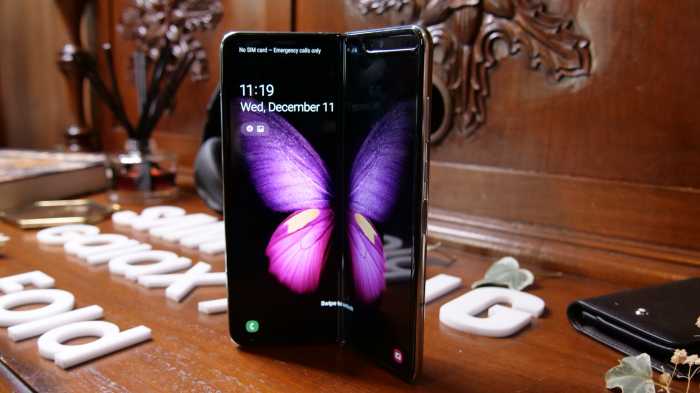 'Ponsel Sultan' Sejati: Samsung Galaxy Fold, Harganya Rp 30 Juta 'Ponsel Sultan' Sejati: Samsung Galaxy Fold, Harganya Rp 30 Juta
