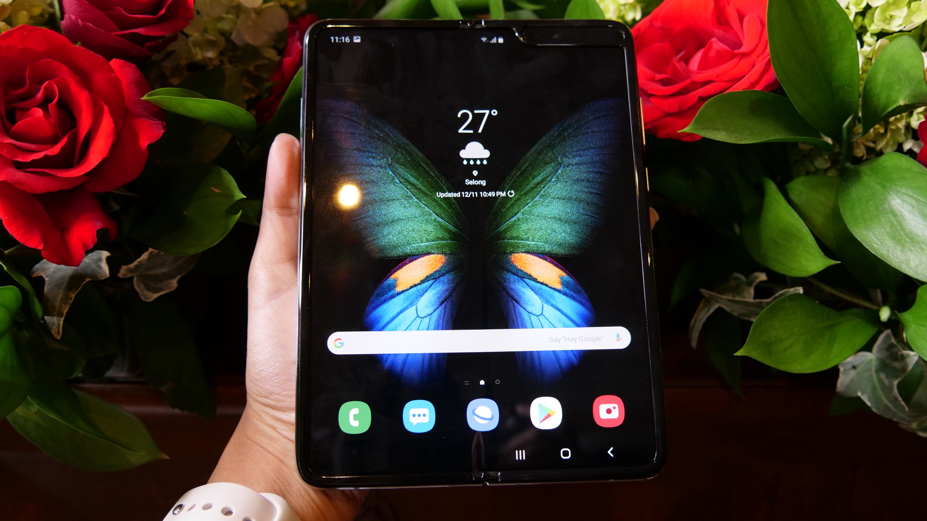 Ponsel Sultan Sejati: Samsung Galaxy Fold, Harganya Rp 30 Juta