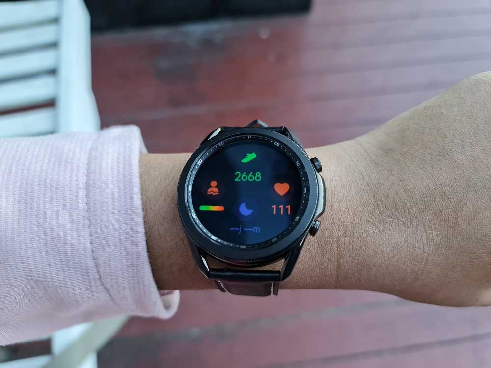 Galaxy watch последние. Галакси вотч 3. Часы Samsung Galaxy watch3. Samsung Galaxy watch 3 коробка. Samsung Galaxy watch 3 pulgin цена в Москве.