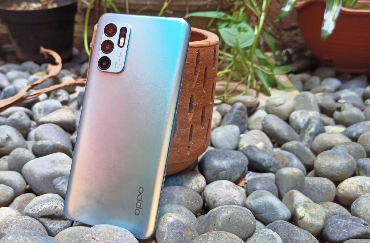 FOTO: OPPO Reno6, Ponsel Rp5 Jutaan Buat Video Bokeh FOTO: OPPO Reno6, Ponsel Rp5 Jutaan Buat Video Bokeh